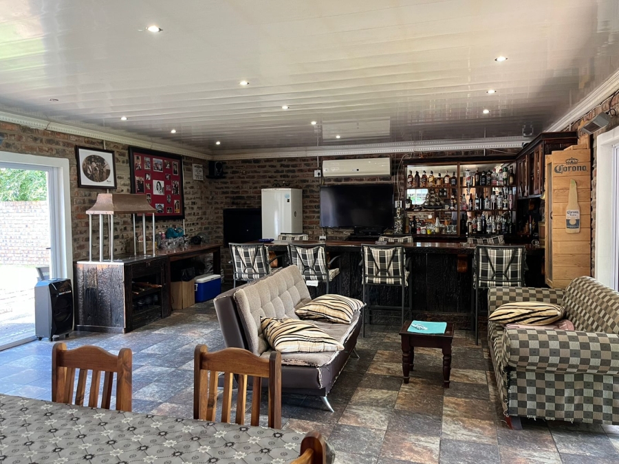 6 Bedroom Property for Sale in Bainsvlei Free State